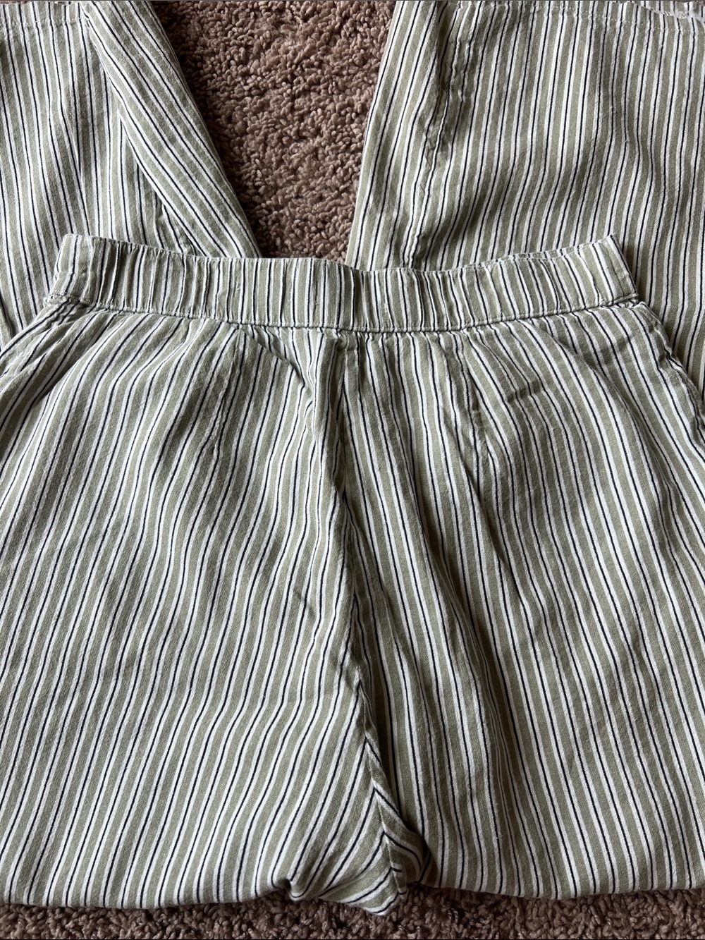 Hollister Wide Leg Ultra High Rise Green/White Cropped Pant M - Picture 3 of 3
